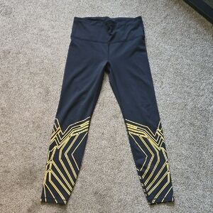 GapFit x DC Full‑Length Leggings – Size M – Black w/ Yellow Graphic ⚡🖤